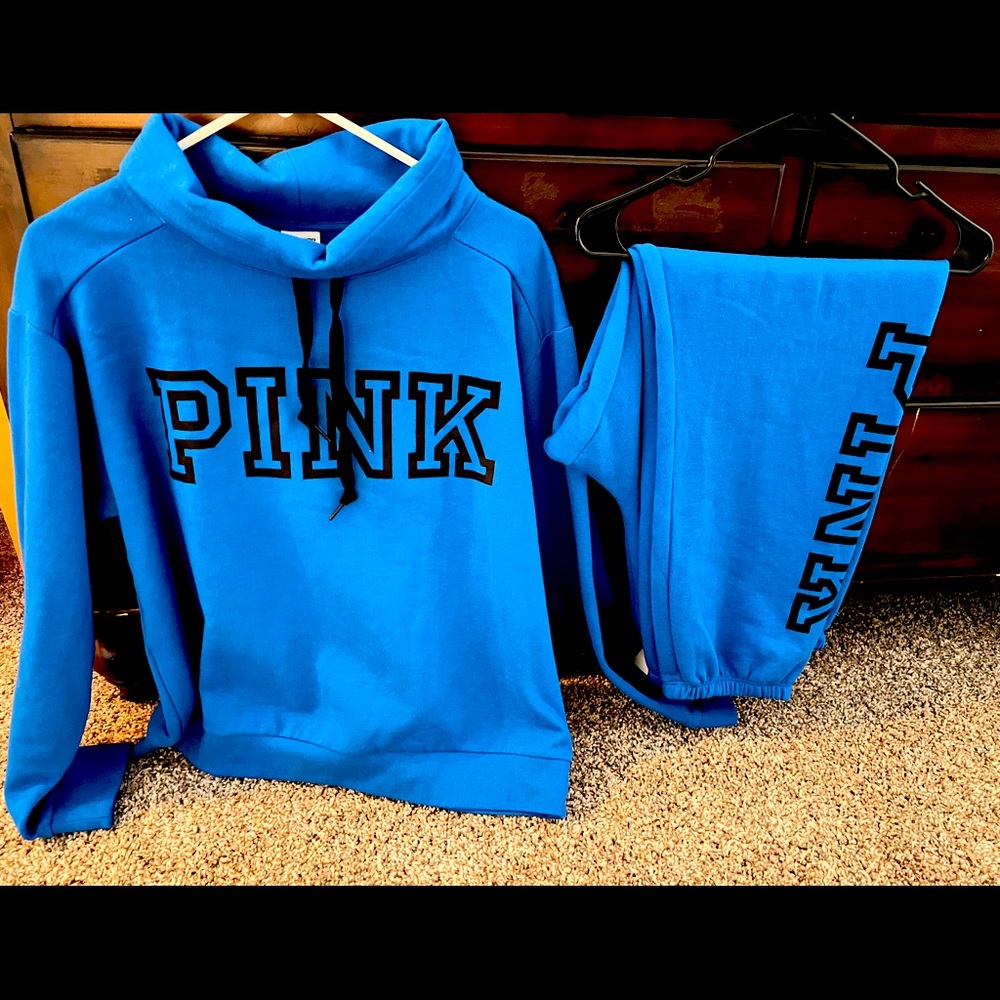 VS PINK WOMEN'S LOUNGE SET